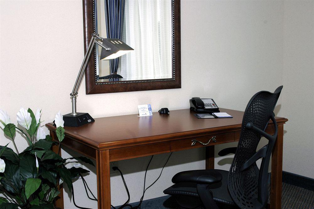 Hilton Garden Inn Gainesville Esterno foto